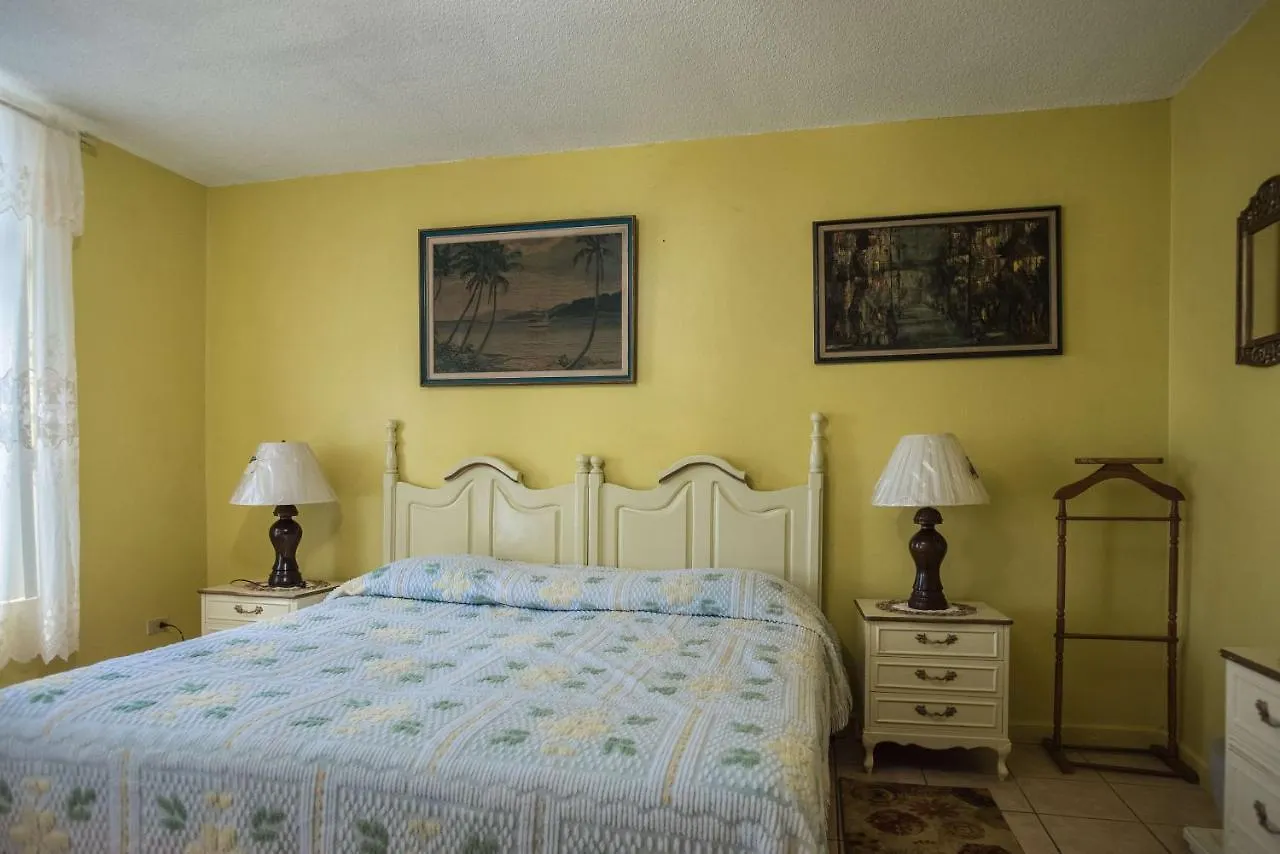 Beach Condos -Montego Bay Club Beach Resort Aparthotel