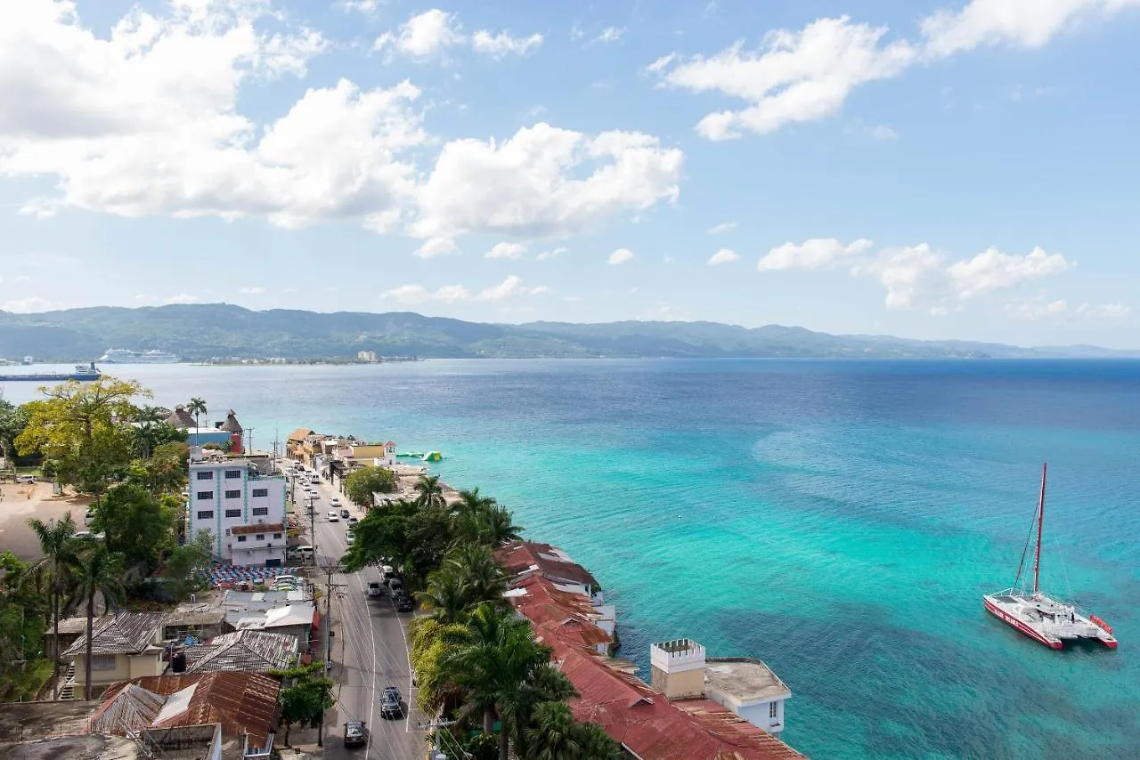 Aparthotel Beach Condos -Montego Bay Club Beach Resort