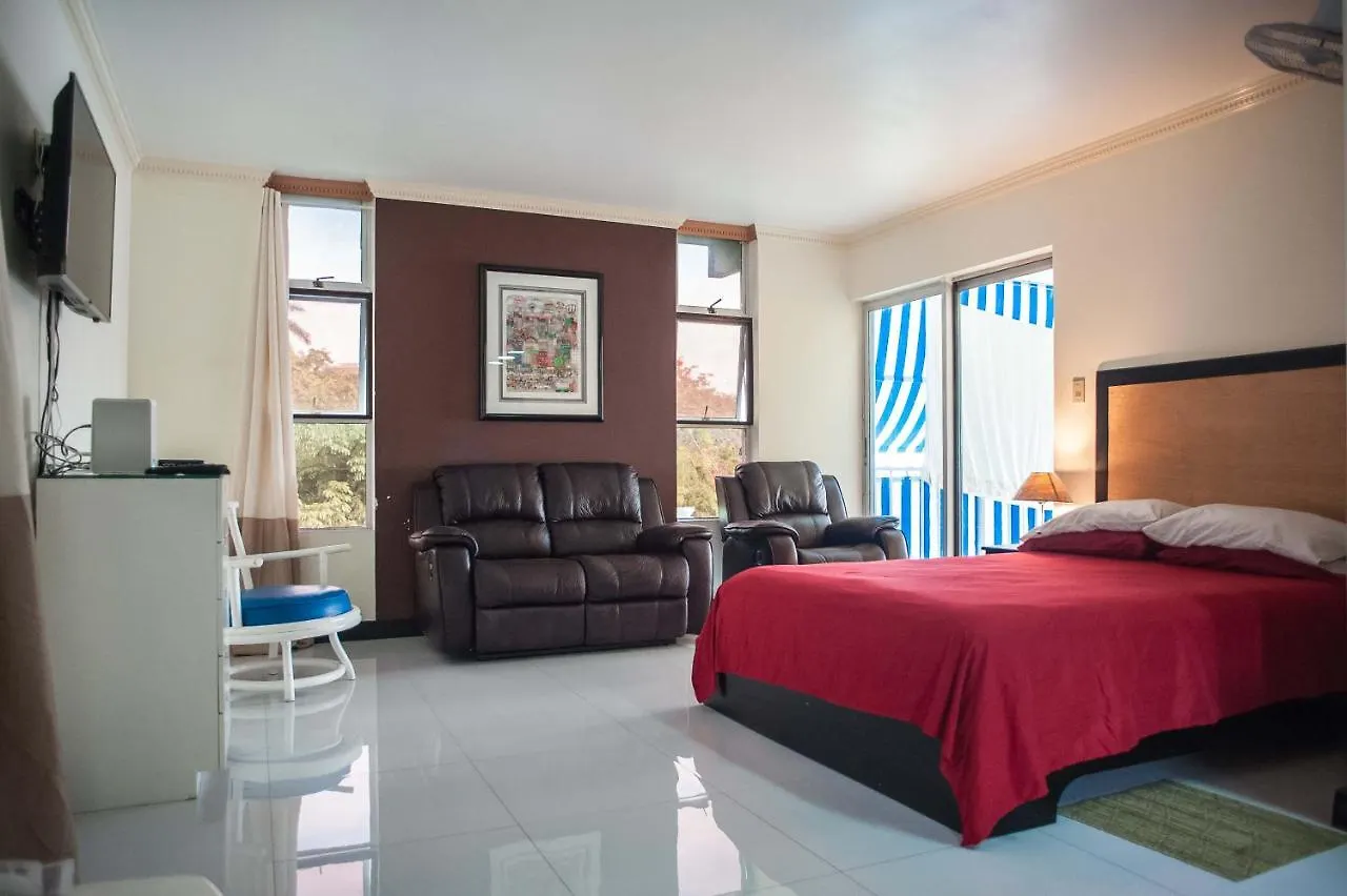 Beach Condos -Montego Bay Club Beach Resort 3*,
