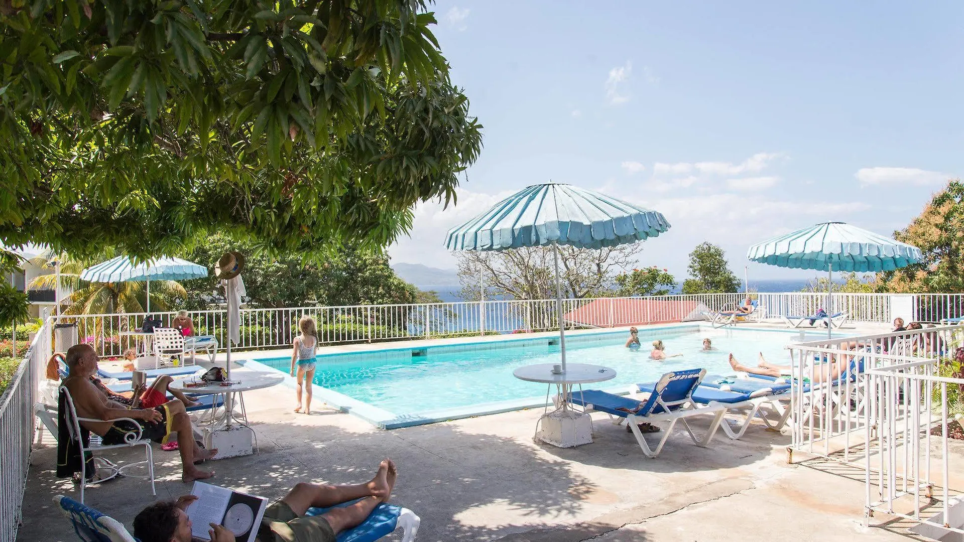 Beach Condos -Montego Bay Club Beach Resort 3*,