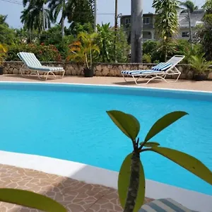 Chaudhry House Montego Bays- 2nd Floor Guest house Montego Bay